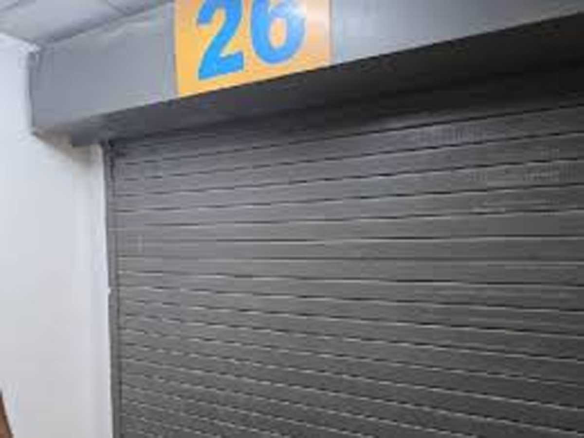 नोएडा में 50 करोड़ बकाया न चुकाने पर बिल्डर पर एक्शन, तीन दुकानें सील नोएडा में 50 करोड़ बकाया न चुकाने पर बिल्डर पर एक्शन, तीन दुकानें सील